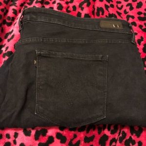 Levi’s black legging jeans